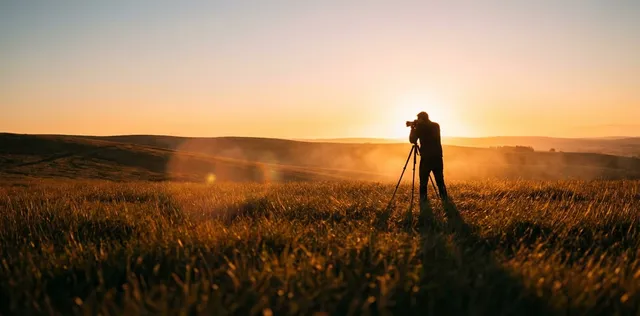 Golden Hour Photography: Settings, Tips & Techniques